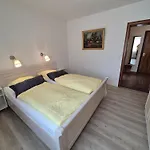 Haus Raketin *